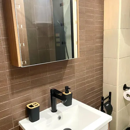 Modern Mountain Retreat Apartament *