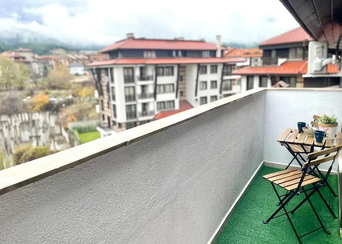 Two Modern In One Building By Si * 班斯科