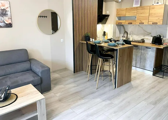 公寓 Two Modern In One Building By Si 班斯科