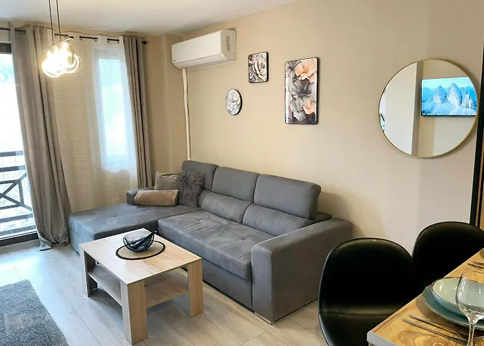 Two Modern In One Building By Si 公寓