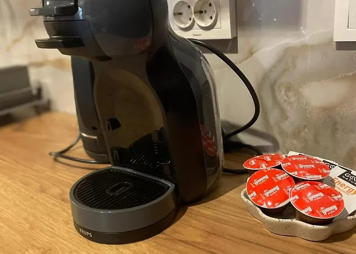 Two Modern In One Building By Si * 班斯科