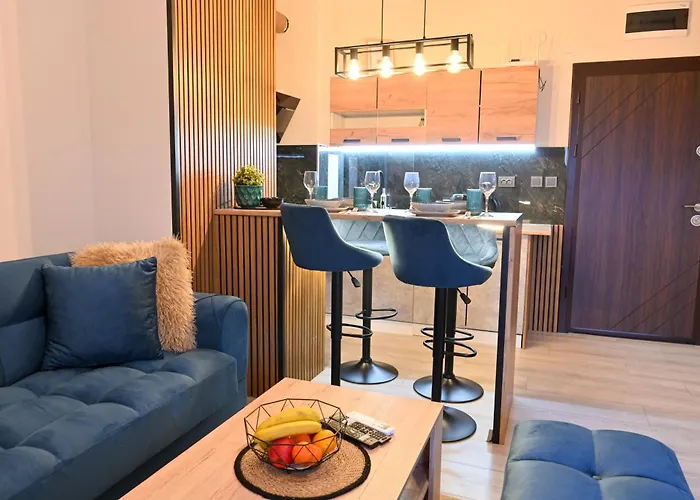 Two Modern In One Building By Si 班斯科