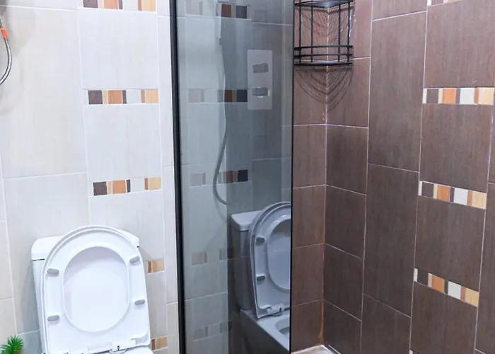 Two Modern In One Building By Si * 班斯科