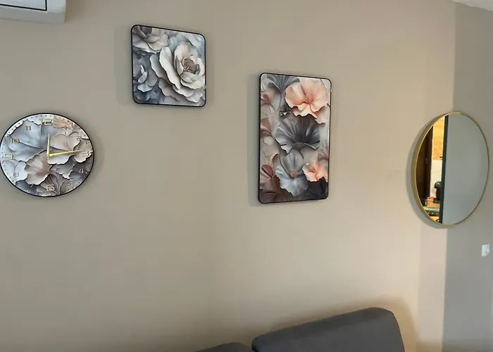 Two Modern In One Building By Si * 班斯科